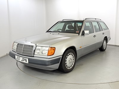 Lot 139 - 1992 Mercedes-Benz 230TE