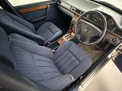 Lot 139 - 1992 Mercedes-Benz 230TE