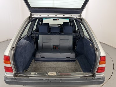 Lot 139 - 1992 Mercedes-Benz 230TE