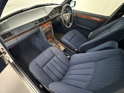 Lot 139 - 1992 Mercedes-Benz 230TE