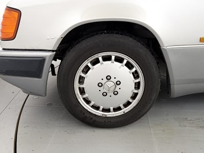 Lot 139 - 1992 Mercedes-Benz 230TE