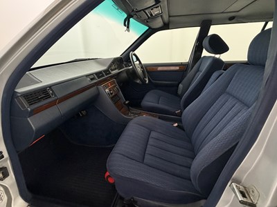 Lot 139 - 1992 Mercedes-Benz 230TE