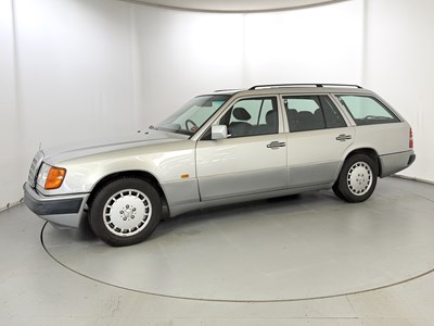 Lot 139 - 1992 Mercedes-Benz 230TE