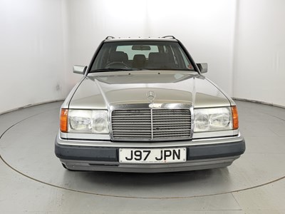 Lot 139 - 1992 Mercedes-Benz 230TE