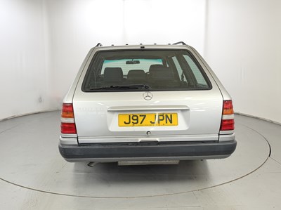 Lot 139 - 1992 Mercedes-Benz 230TE