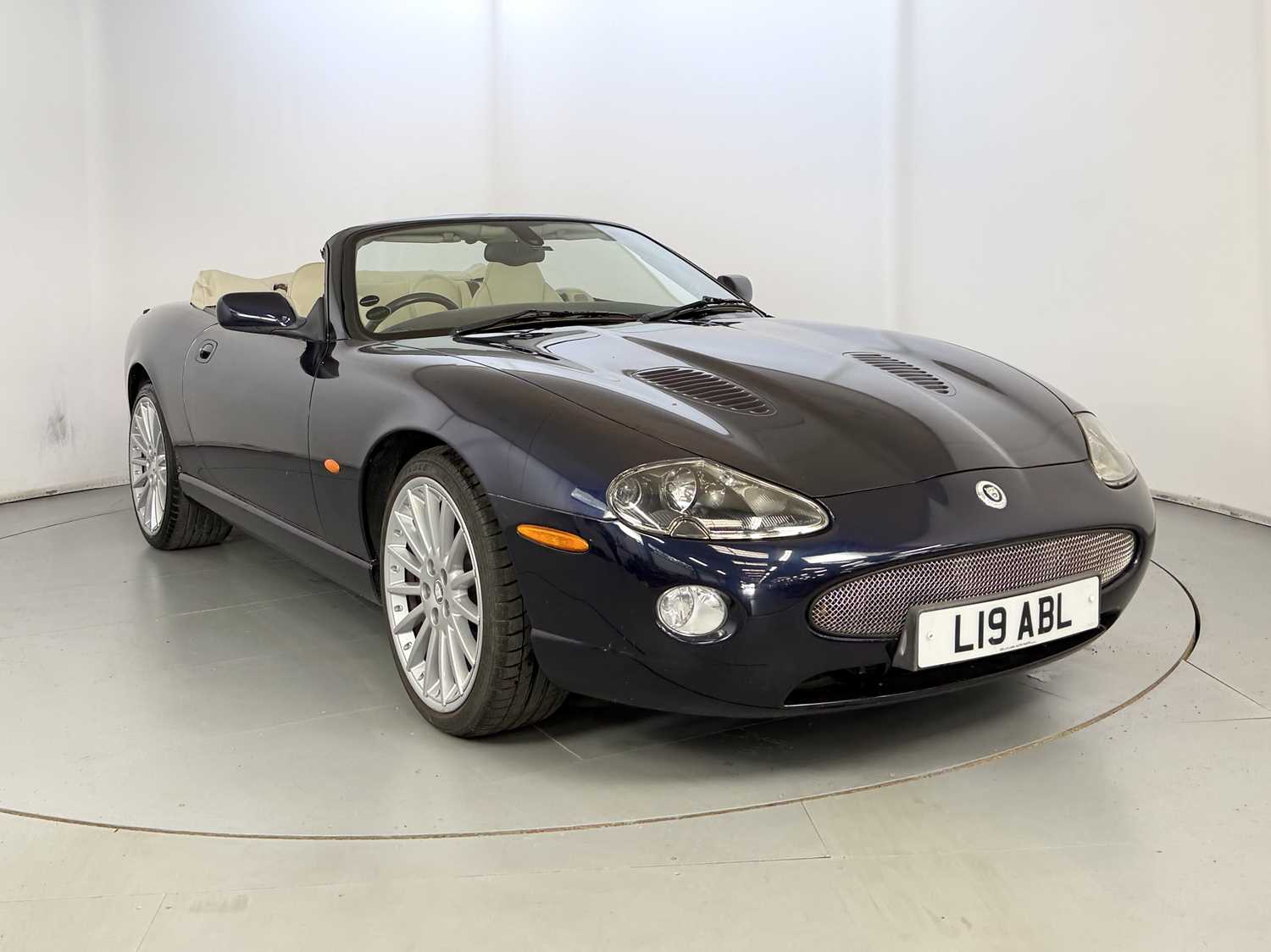 2006 Jaguar XKR White Badge
