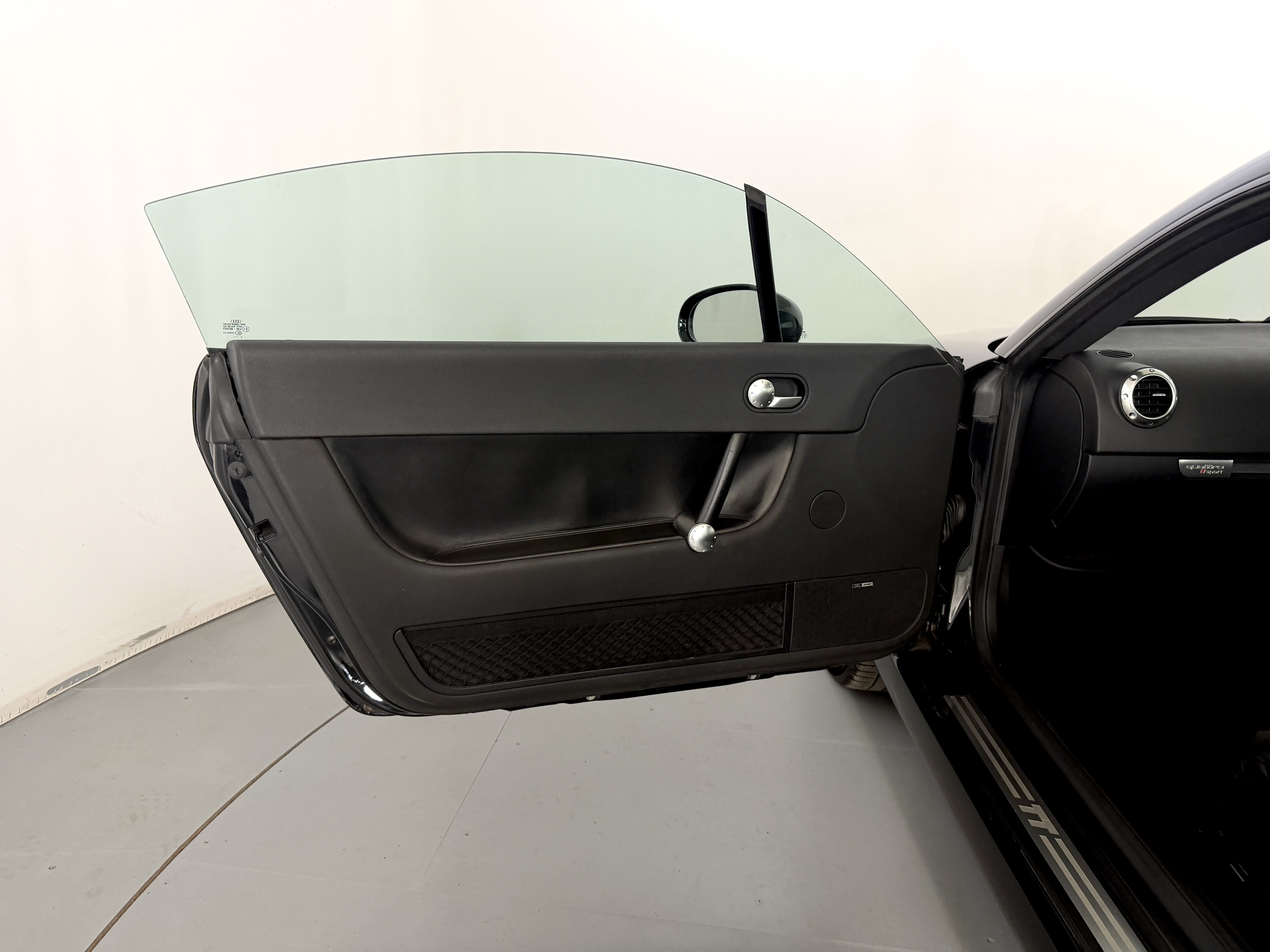 Lot 87 - 2005 Audi TT Quattro Sport