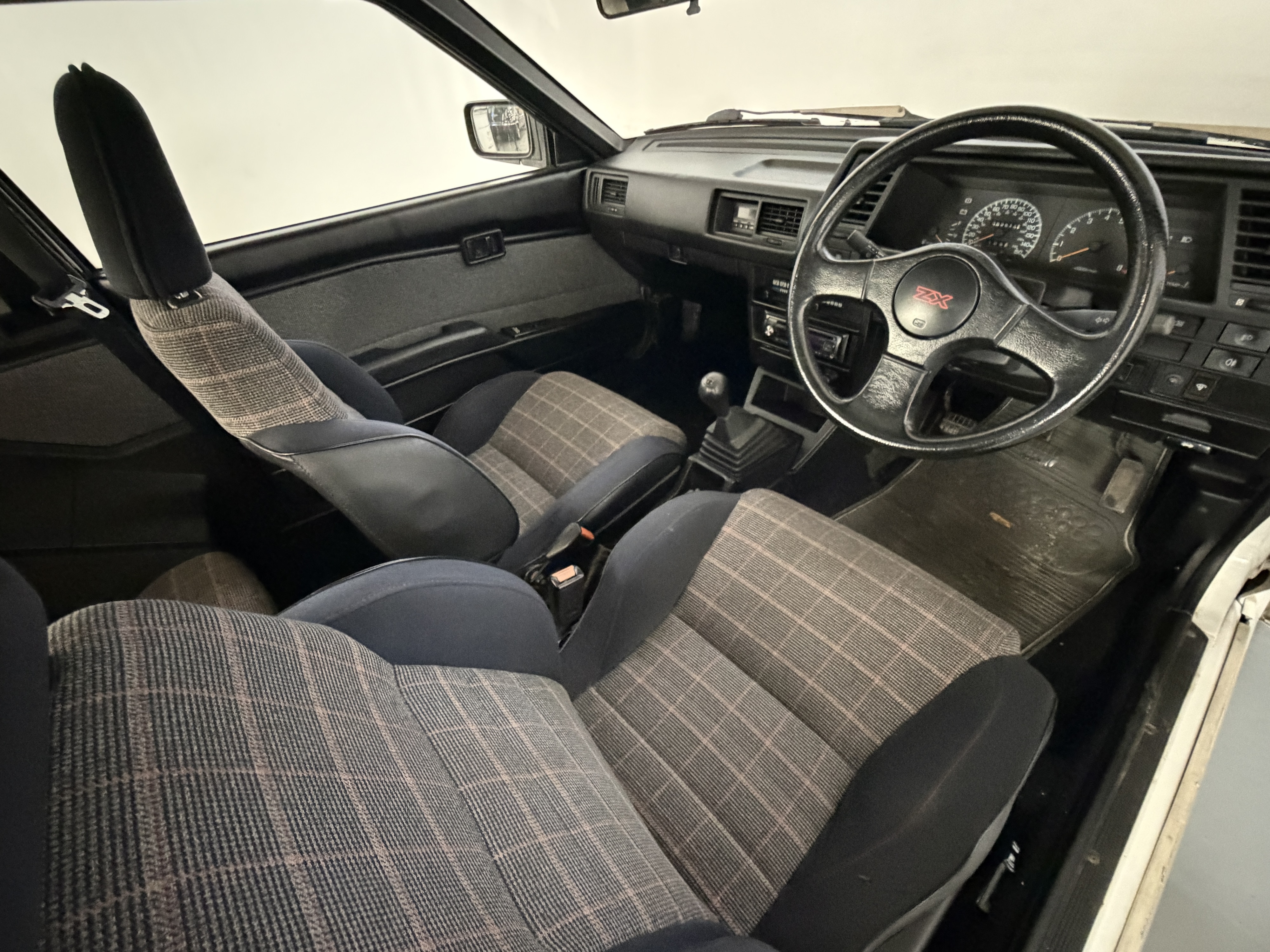 Lot 4 - 1989 Nissan Sunny ZX Coupe