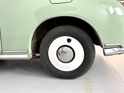 Lot 6 - 1991 Nissan Figaro