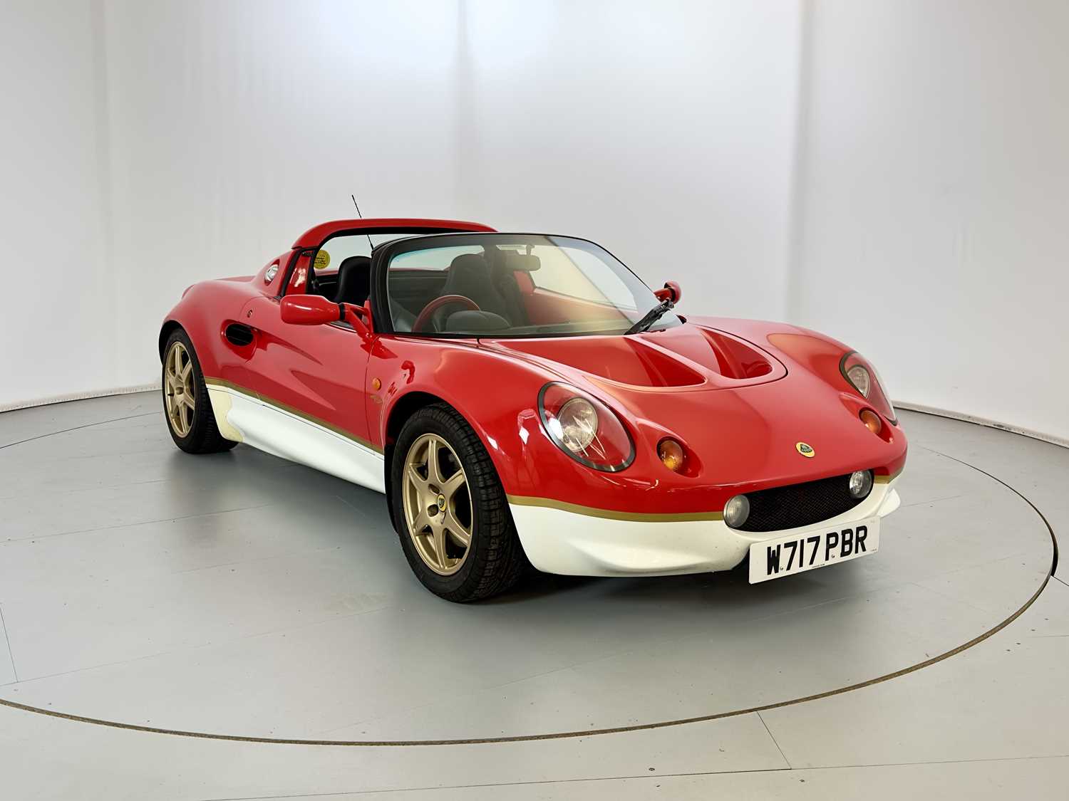 Lot 136 - 2000 Lotus Elise S1 Type 49