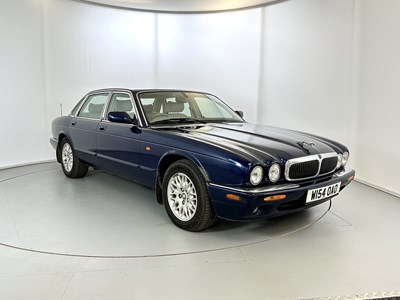 Lot 10 - 2000 Jaguar XJ8