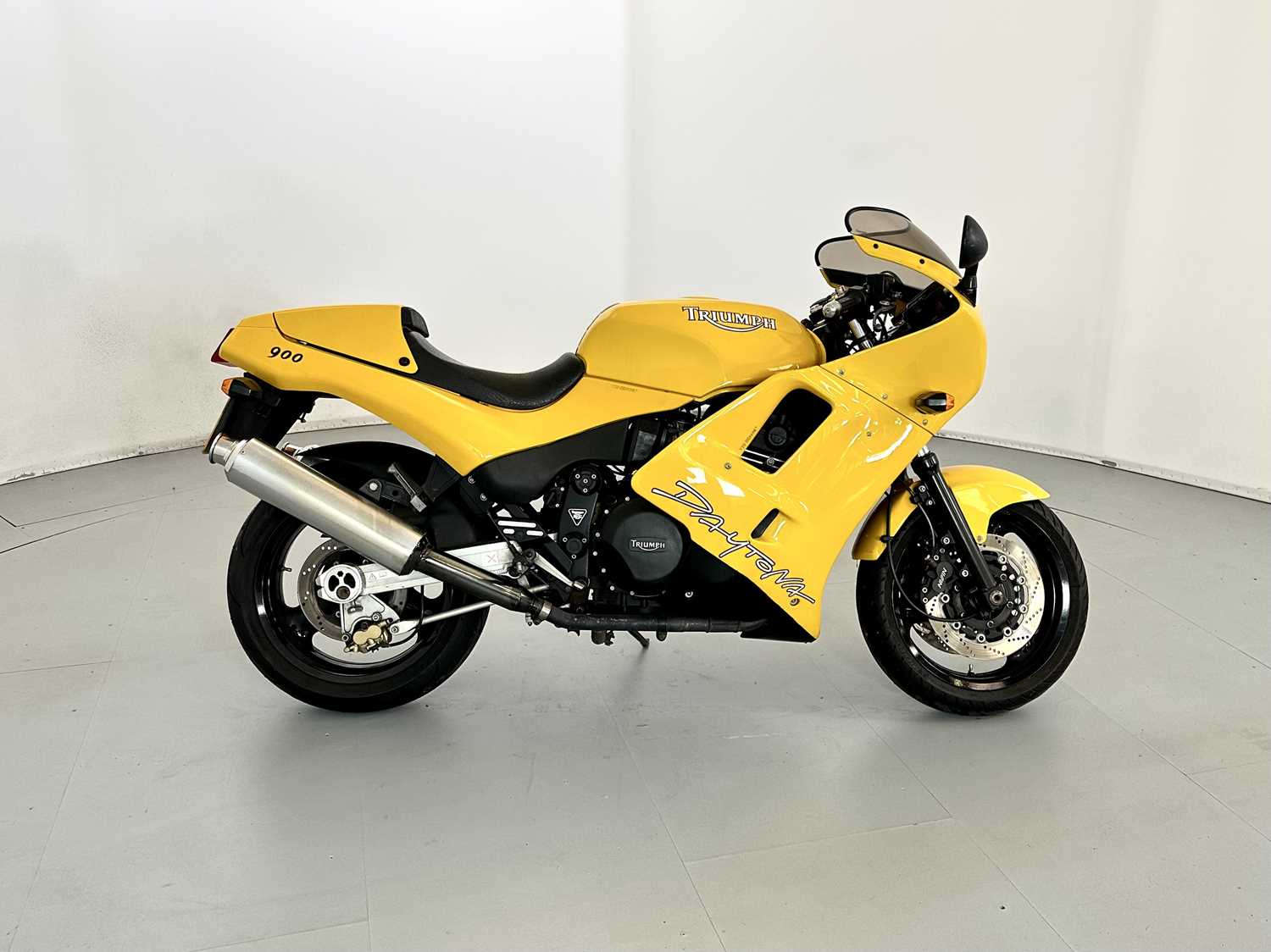 Lot 70 - 1995 Triumph Daytona
