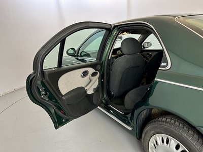 Lot 24 - 2004 Rover 75