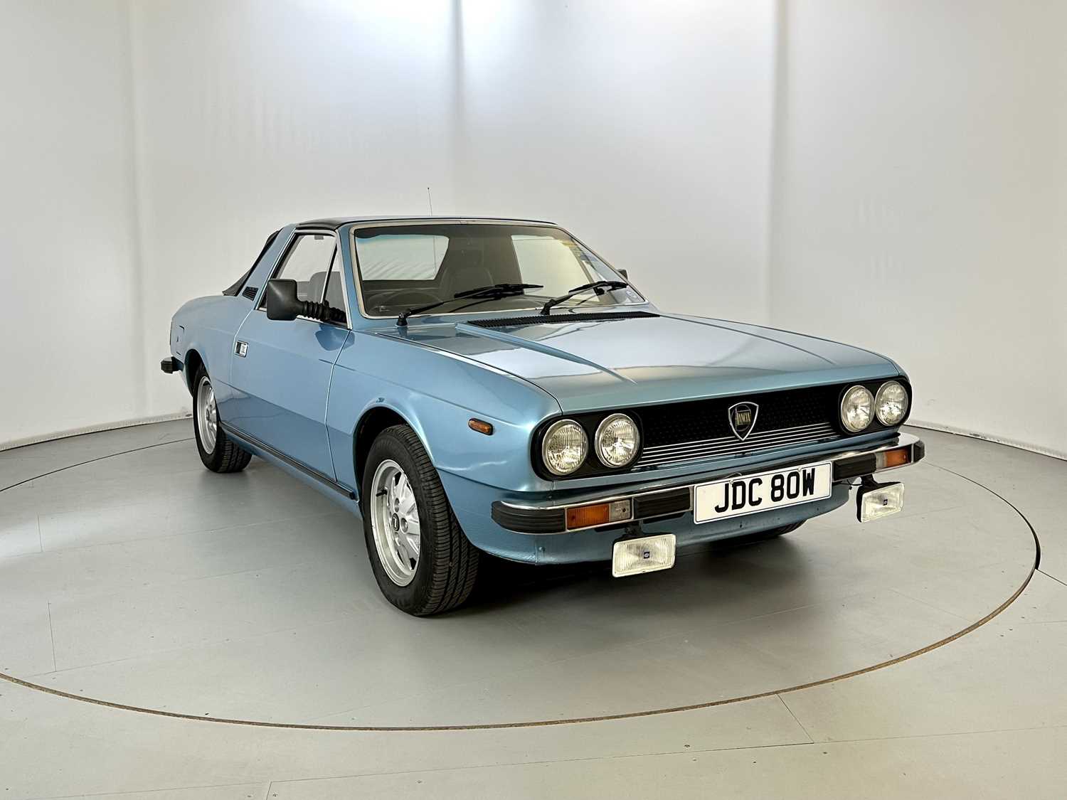 Lot 28 - 1980 Lancia Beta Spyder