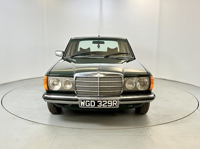 Lot 77 - 1977 Mercedes-Benz 250