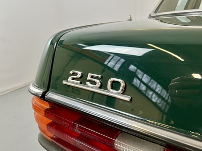 Lot 77 - 1977 Mercedes-Benz 250