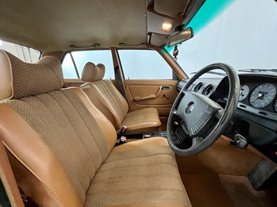 Lot 77 - 1977 Mercedes-Benz 250