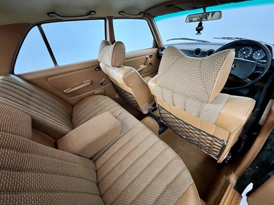 Lot 77 - 1977 Mercedes-Benz 250