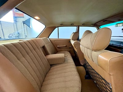 Lot 77 - 1977 Mercedes-Benz 250