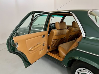 Lot 77 - 1977 Mercedes-Benz 250