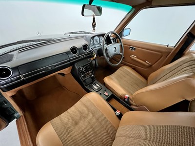 Lot 77 - 1977 Mercedes-Benz 250