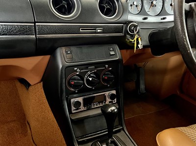 Lot 77 - 1977 Mercedes-Benz 250