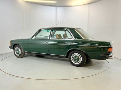Lot 77 - 1977 Mercedes-Benz 250