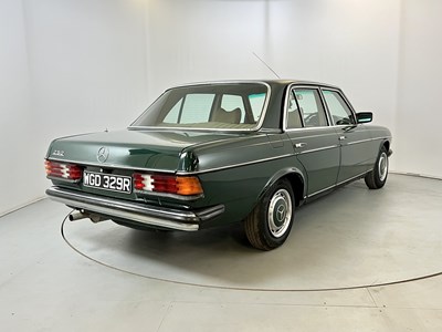 Lot 77 - 1977 Mercedes-Benz 250