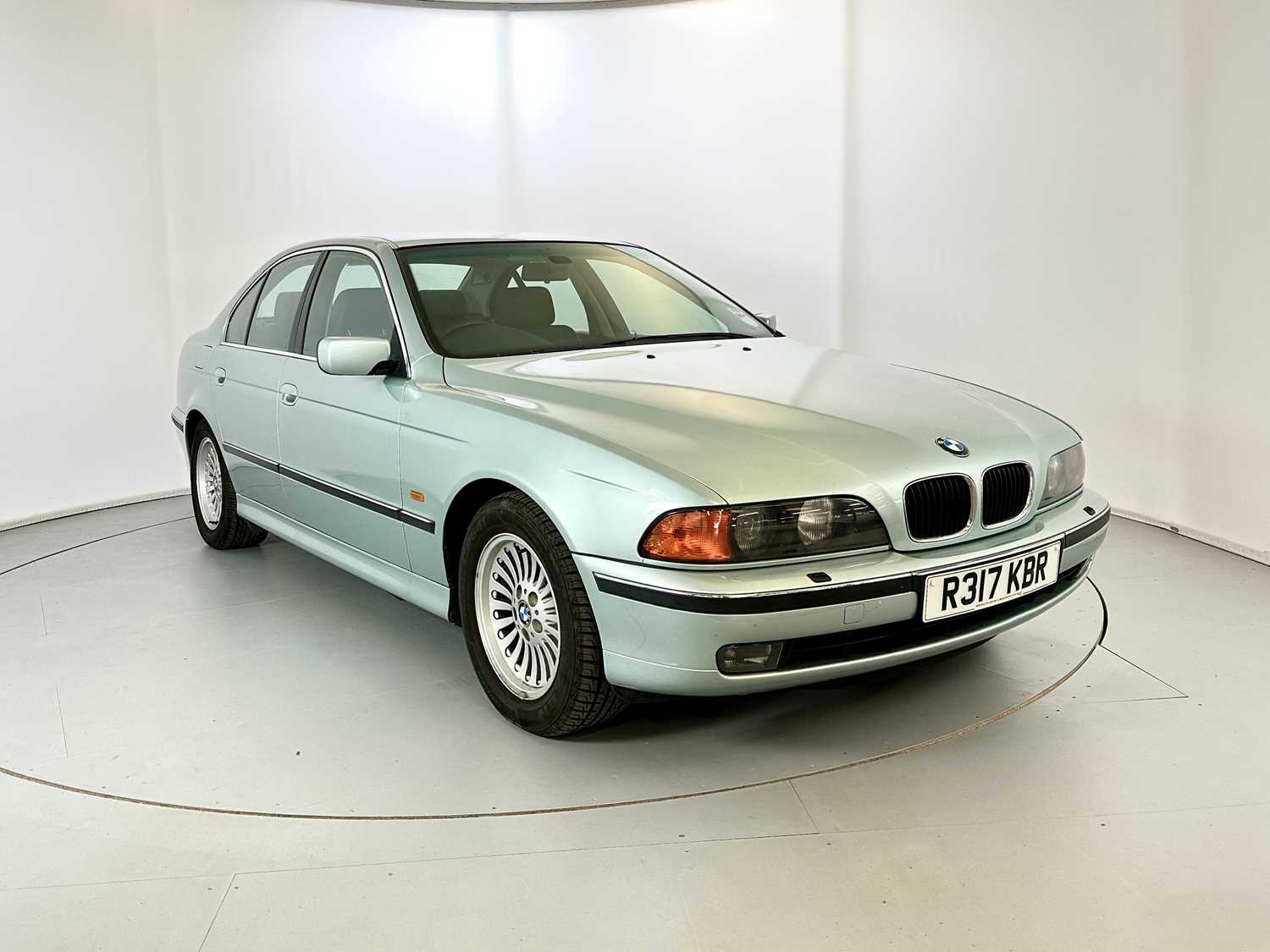 Lot 5 - 1998 BMW 528i