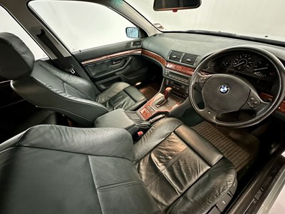 Lot 5 - 1998 BMW 528i