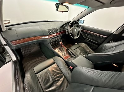 Lot 5 - 1998 BMW 528i