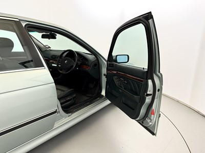 Lot 5 - 1998 BMW 528i
