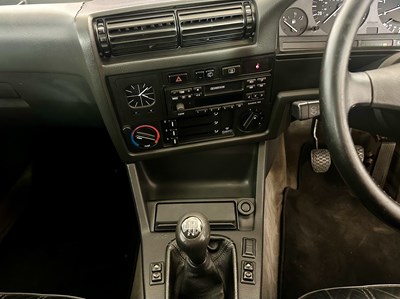 Lot 18 - 1994 BMW 318i Touring