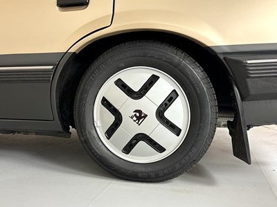 Lot 124 - 1984 Vauxhall Cavalier SRI