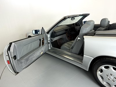Lot 117 - 1992 Mercedes-Benz SL500
