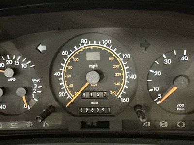 Lot 117 - 1992 Mercedes-Benz SL500