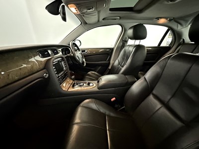 Lot 27 - 2003 Jaguar XJ Sport