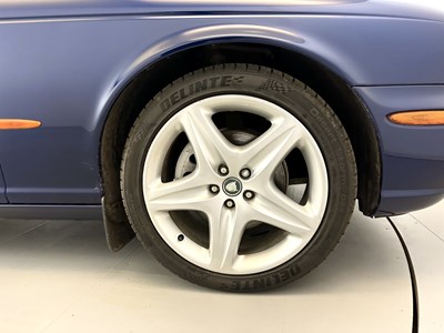 Lot 27 - 2003 Jaguar XJ Sport