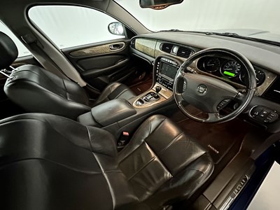 Lot 27 - 2003 Jaguar XJ Sport