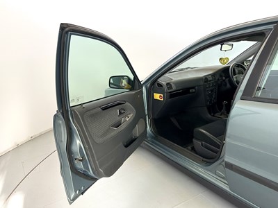 Lot 19 - 2002 Volvo S40 2.0 T Sport