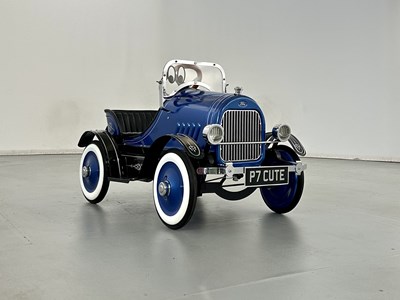 Lot 13 - Pedal Car - No Reserve