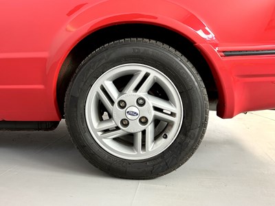 Lot 9 - 1987 Ford Escort XR3i Cabriolet