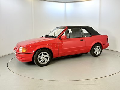 Lot 9 - 1987 Ford Escort XR3i Cabriolet