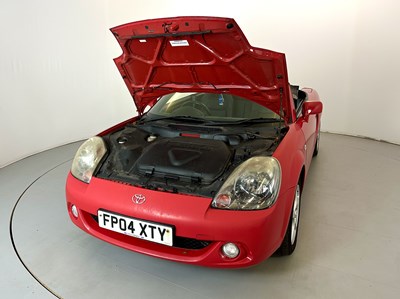Lot 18 - 2004 Toyota MR2