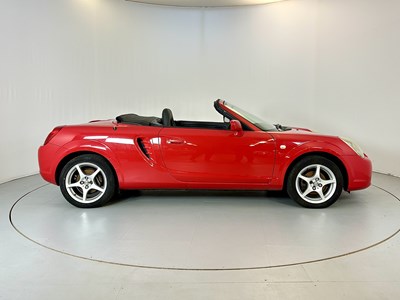 Lot 18 - 2004 Toyota MR2