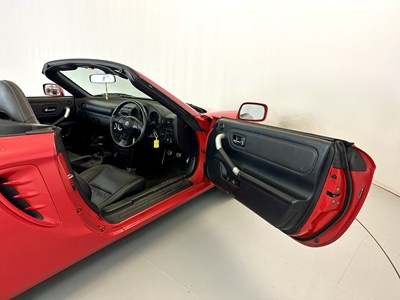 Lot 18 - 2004 Toyota MR2