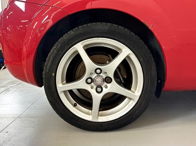 Lot 18 - 2004 Toyota MR2