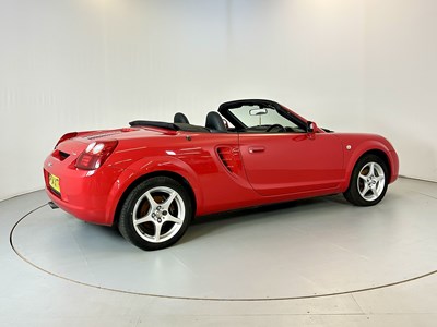 Lot 18 - 2004 Toyota MR2