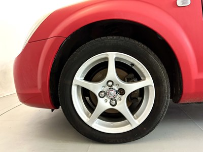 Lot 18 - 2004 Toyota MR2