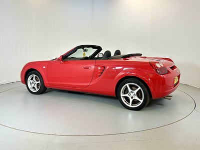 Lot 18 - 2004 Toyota MR2